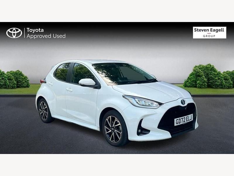 White Used 2023 Toyota Yaris Hybrid Design Hatchback | £15,747 (Good price) - Image 1/3