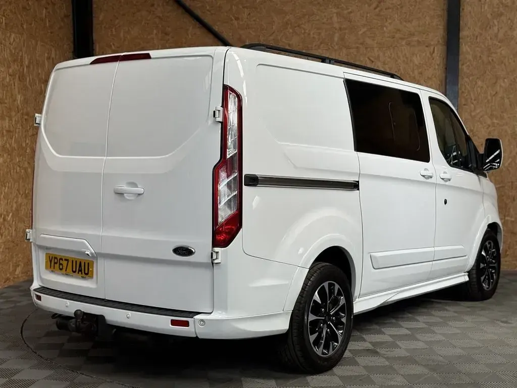 Used Ford Transit Custom Sport 170 HP (125 kW) 2017 White Van