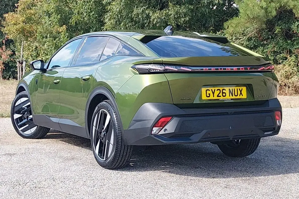 Used Peugeot 408 Premium 143 HP (105 kW) 2026 Green SUV