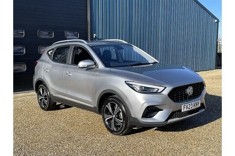 Używany MG ZS Excite 106 KM (77 kW) 2023 Srebrny SUV