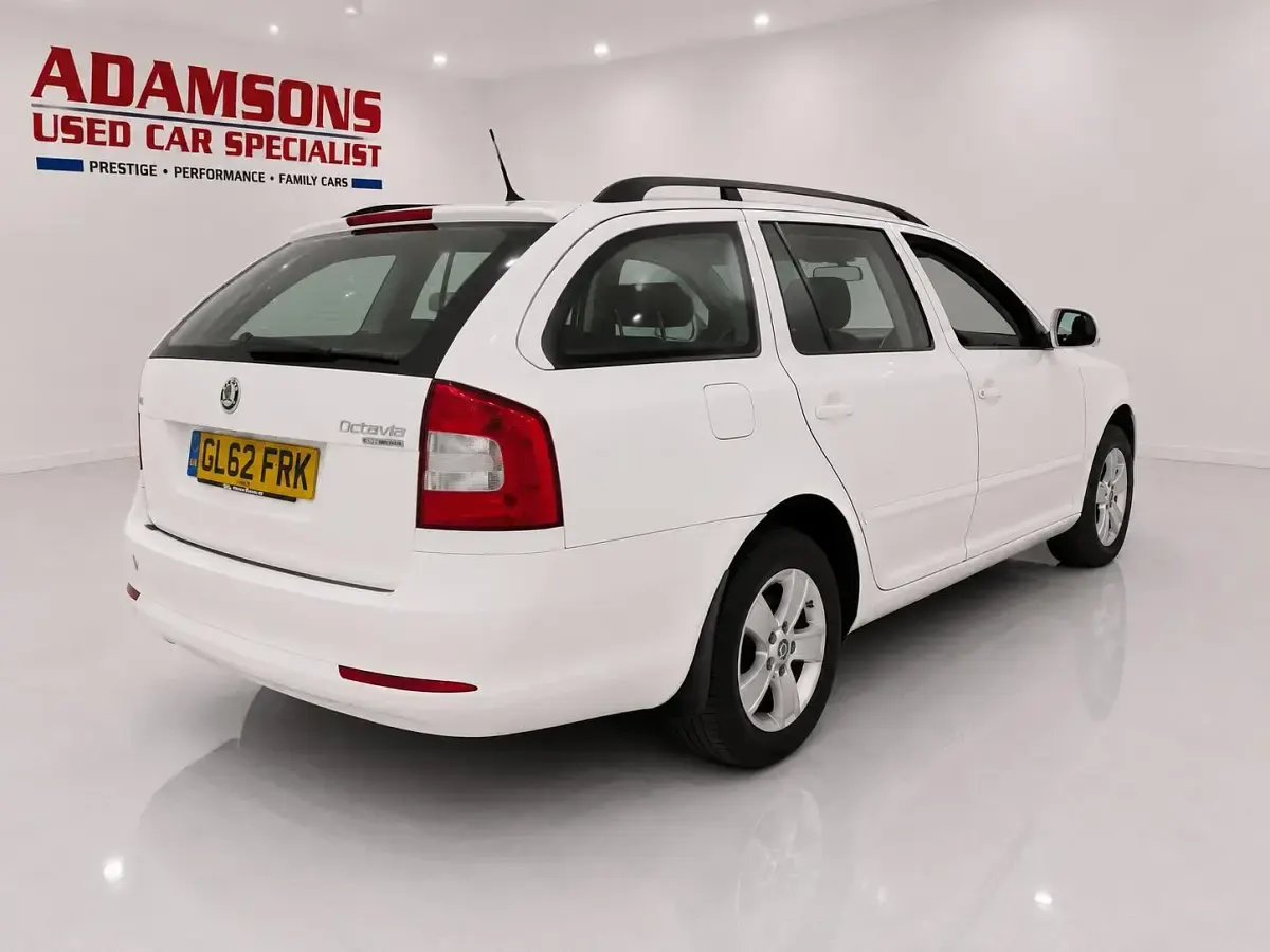 Used Skoda Octavia 2012 White Estate