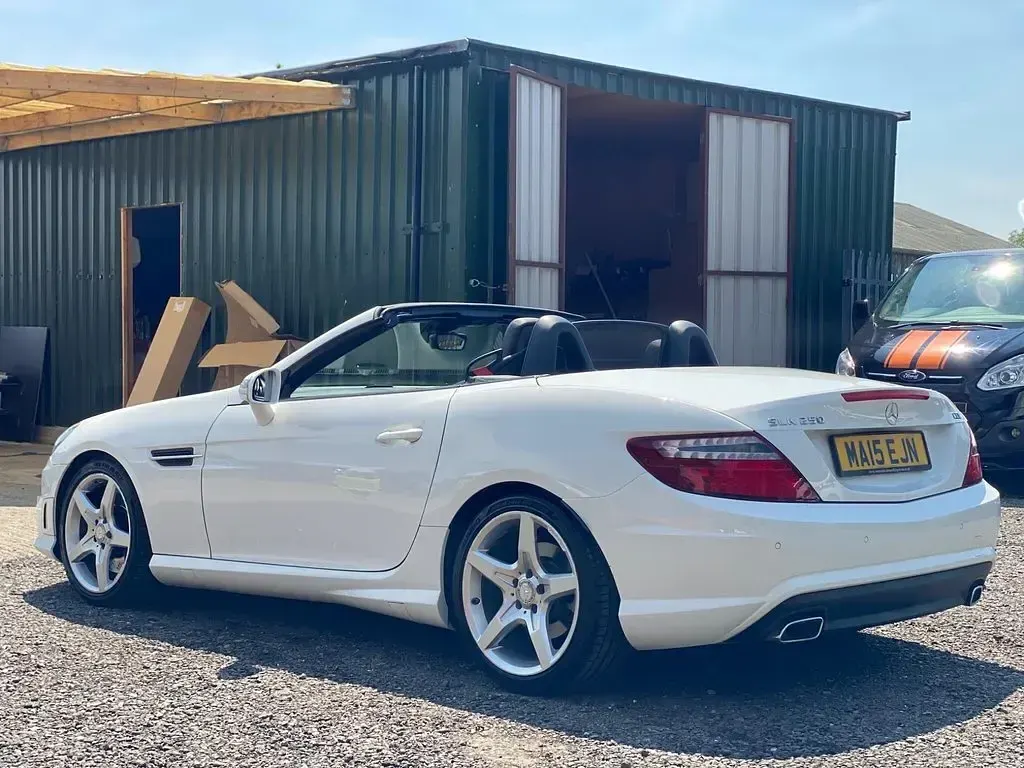 Used Mercedes SLK250 AMG 204 HP (150 kW) 2015 White Cabriolet