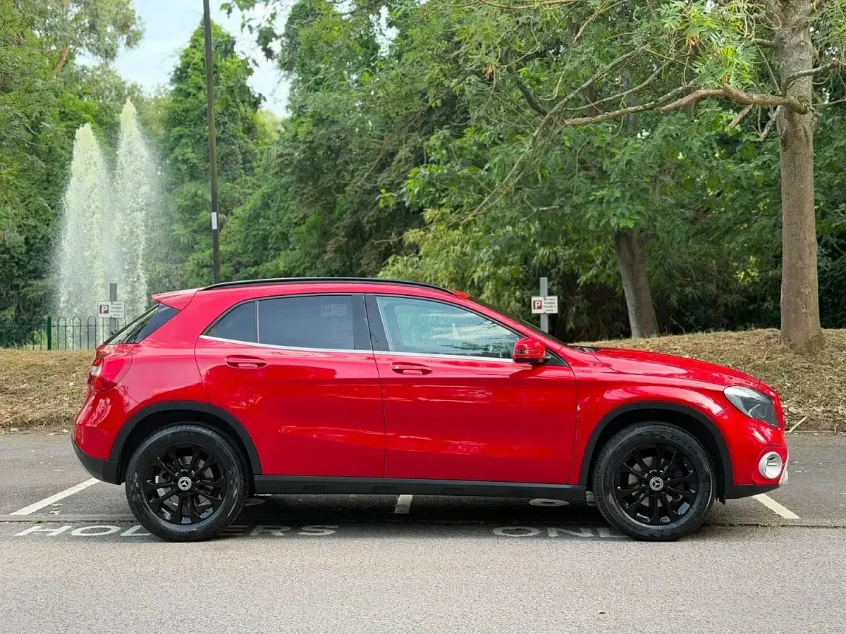 Used Mercedes GLA200 SE 2018 Red SUV