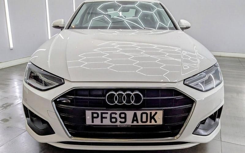 Usado Audi A4 136 HP (100 kW) 2021 Carrinha