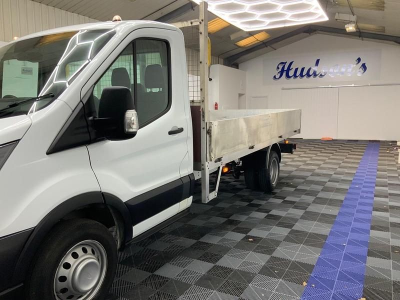 Begagnad Ford Transit 130 HK (95 kW) 2022 Vit Cab