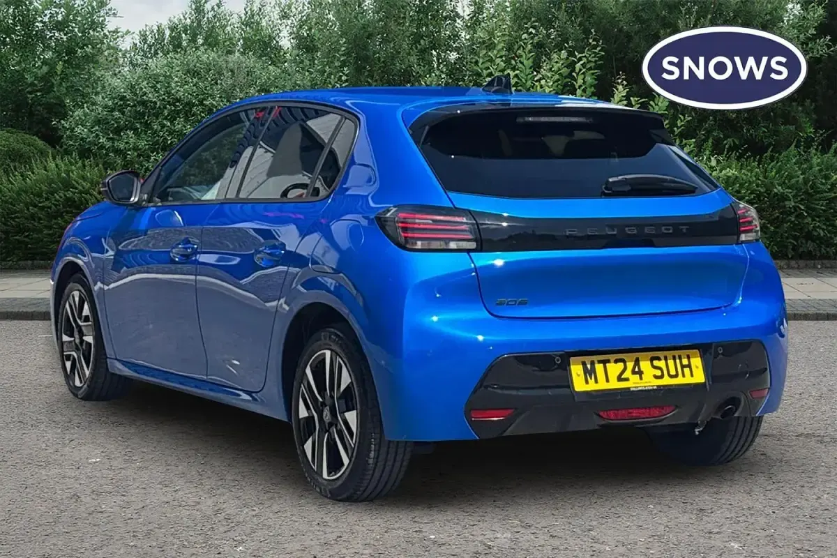 Used Peugeot 208 Allure 101 HP (74 kW) 2024 Blue Hatchback