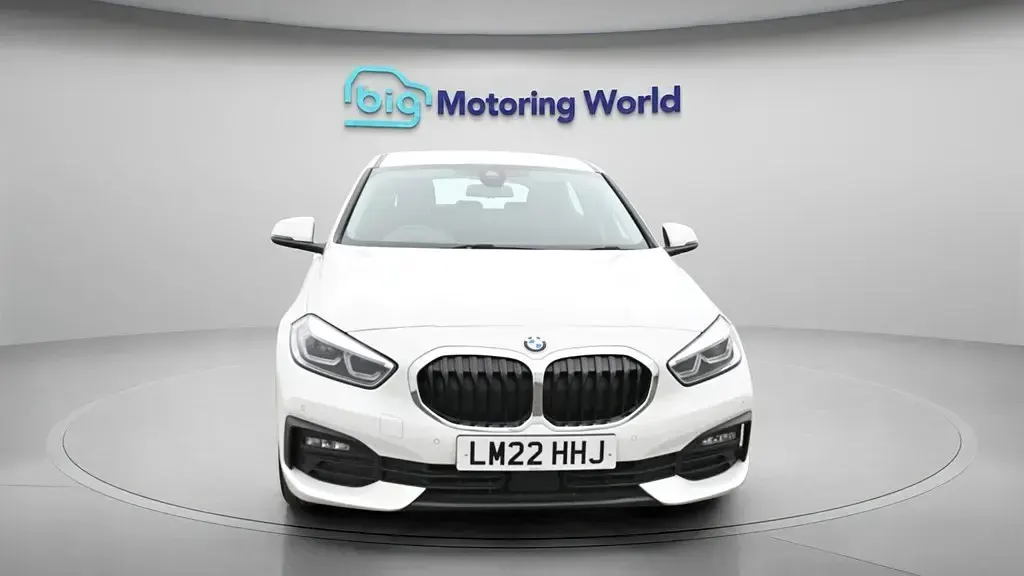 Usado BMW 118 136 HP (100 kW) 2022 Branco Citadino