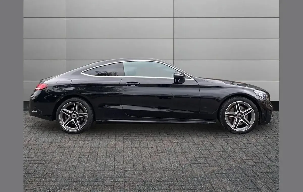 Used Mercedes C300 AMG Line Premium 254 HP (186 kW) 2020 Black Coupe