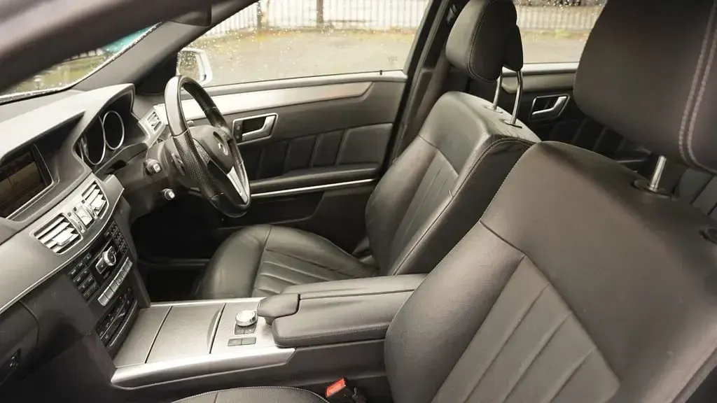 Used Mercedes E220 SE 177 HP (130 kW) 2014 Silver Estate