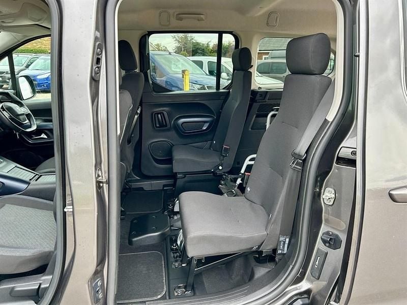 Used Peugeot Rifter Allure Premium 131 HP (96 kW) 2021 Grey MPV