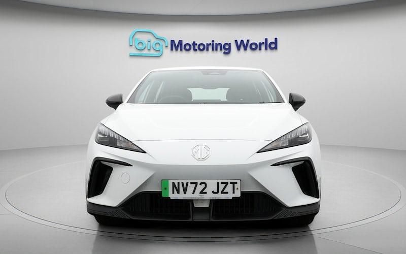 Used MG MG4 EV SE 125 kW (170 HP) 2023 White Hatchback
