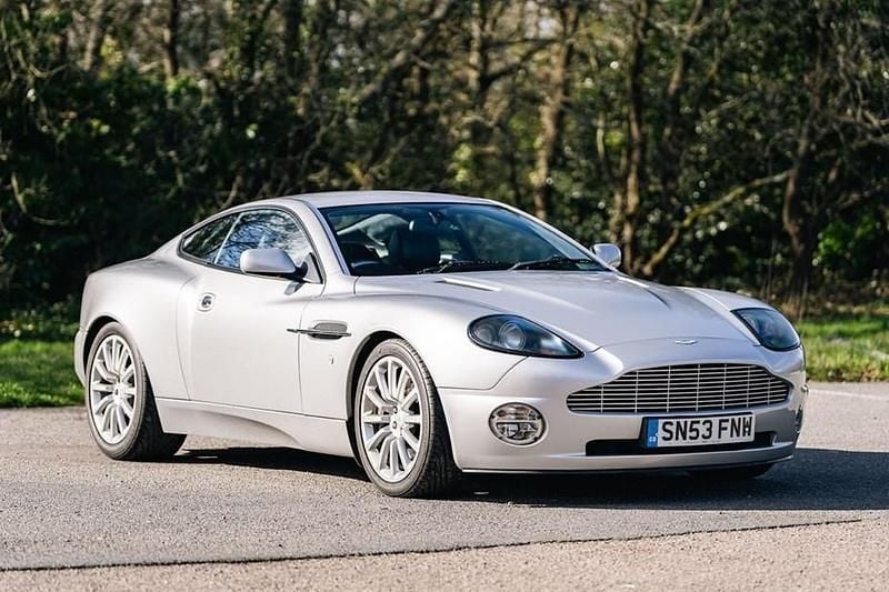 Used Aston Martin Vanquish 460 HP (338 kW) 2003 Silver Coupe