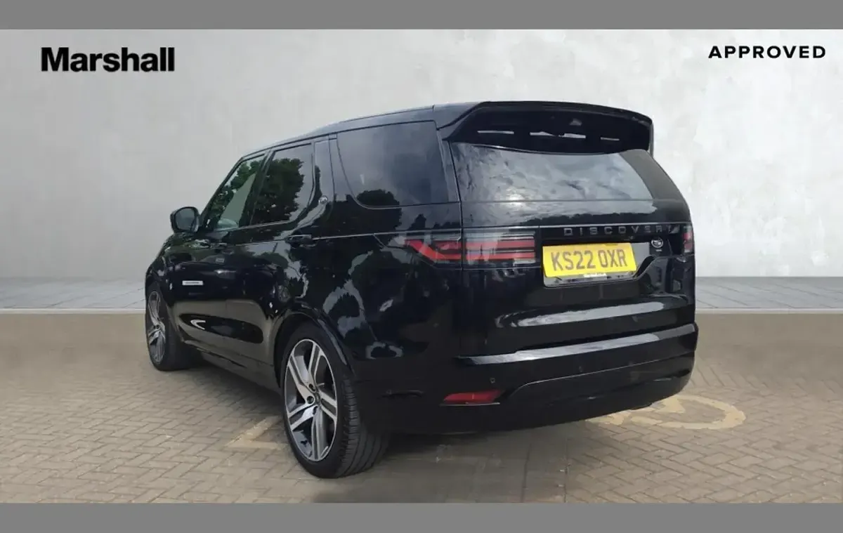 Used Land Rover Discovery HSE Dynamic 300 HP (220 kW) 2022 Santorini black SUV