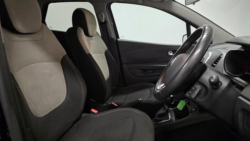 Used Renault Captur Iconic 90 HP (66 kW) 2019 Black/silver SUV