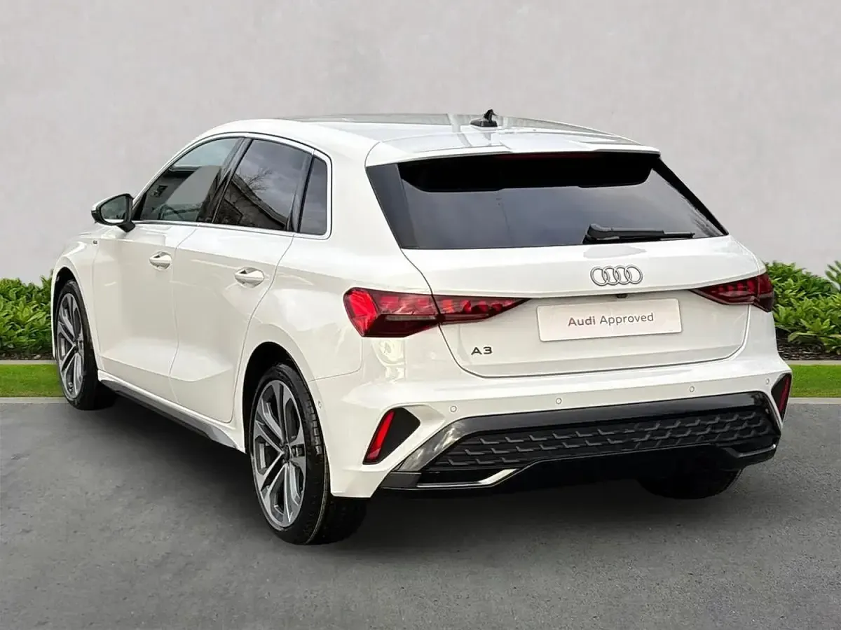 Used Audi A3 Sportback S-Line 150 HP (110 kW) 2025 White Hatchback