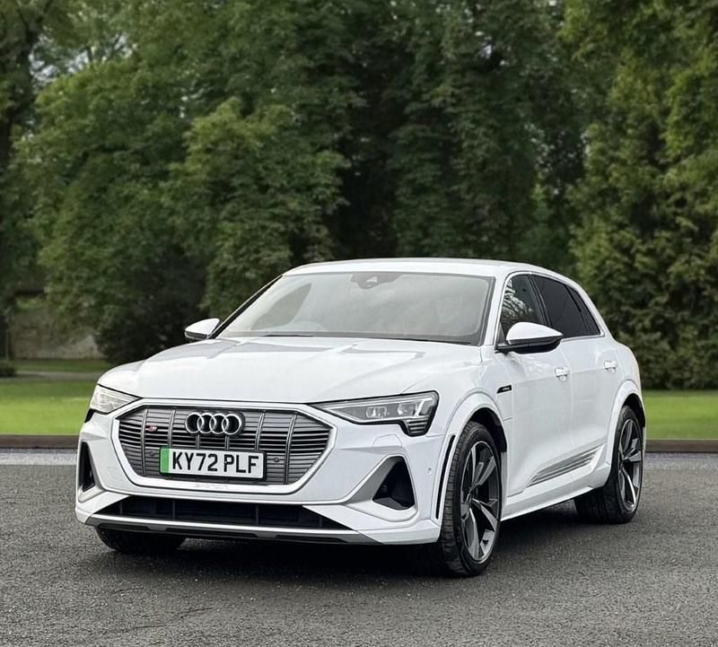 Used Audi e-tron Comfort 369 kW (503 HP) 2022 White SUV
