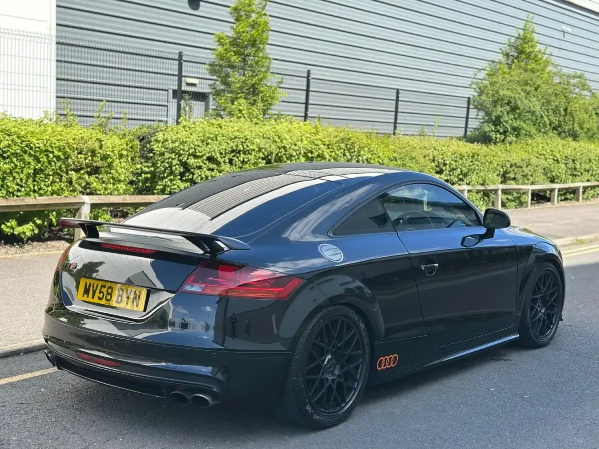 Usado Audi TTS 272 HP (200 kW) 2008 Preto Coupé
