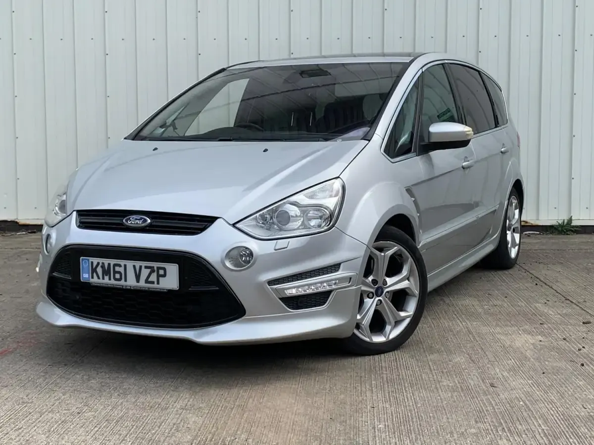Usado Ford S-MAX Titanium X 163 HP (119 kW) 2012 Prateado Monovolume