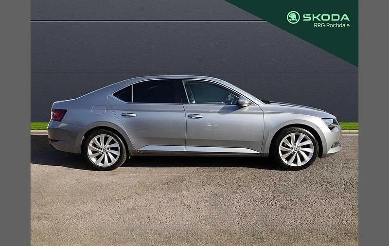 Used Skoda Superb SE L Executive 147 HP (108 kW) 2017 Business grey metallic Hatchback