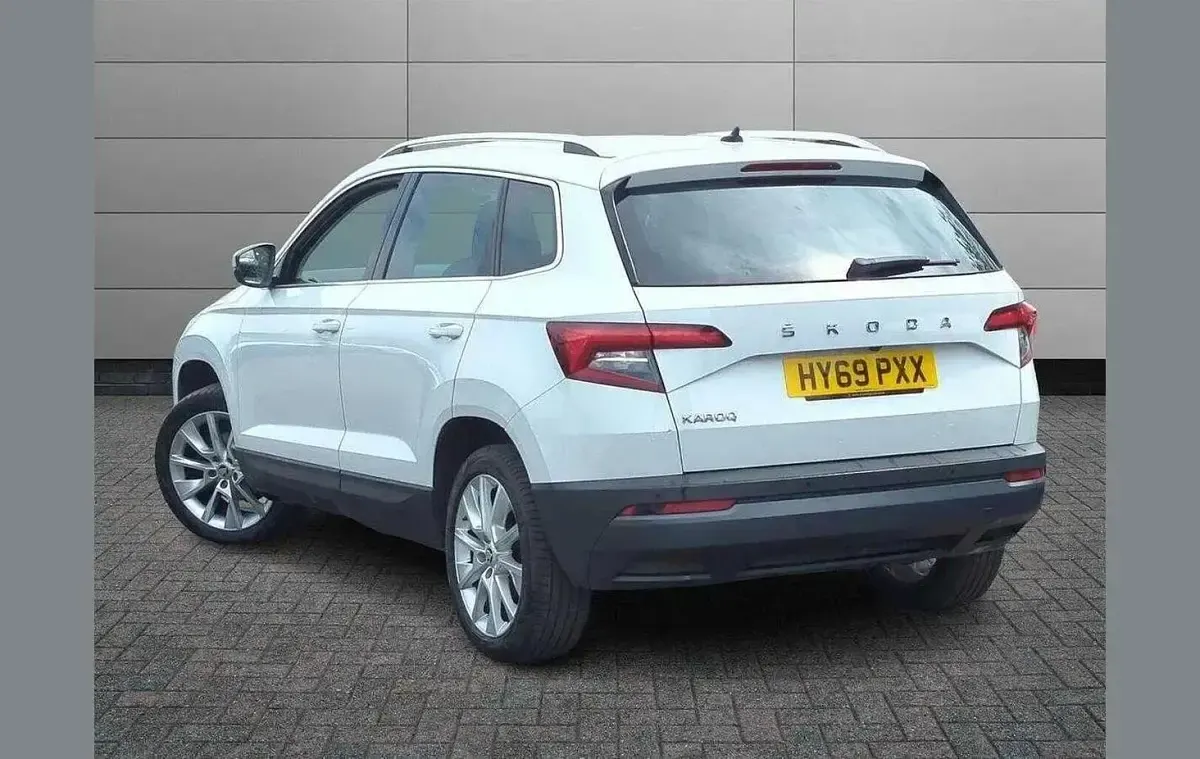 Used Skoda Karoq SE L 150 HP (110 kW) 2019 Moon white metallic SUV