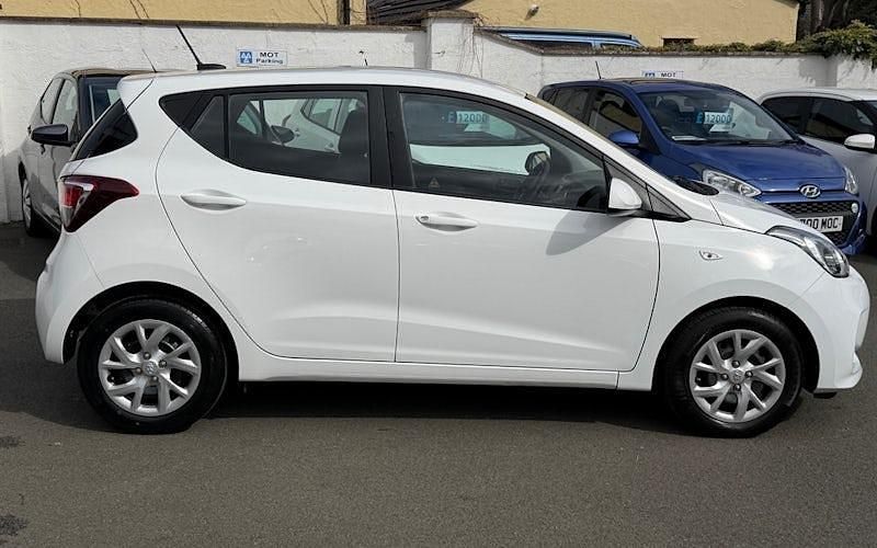 Gebraucht Hyundai i10 SE 88 PS (64 kW) 2019 Weiß Kleinwagen