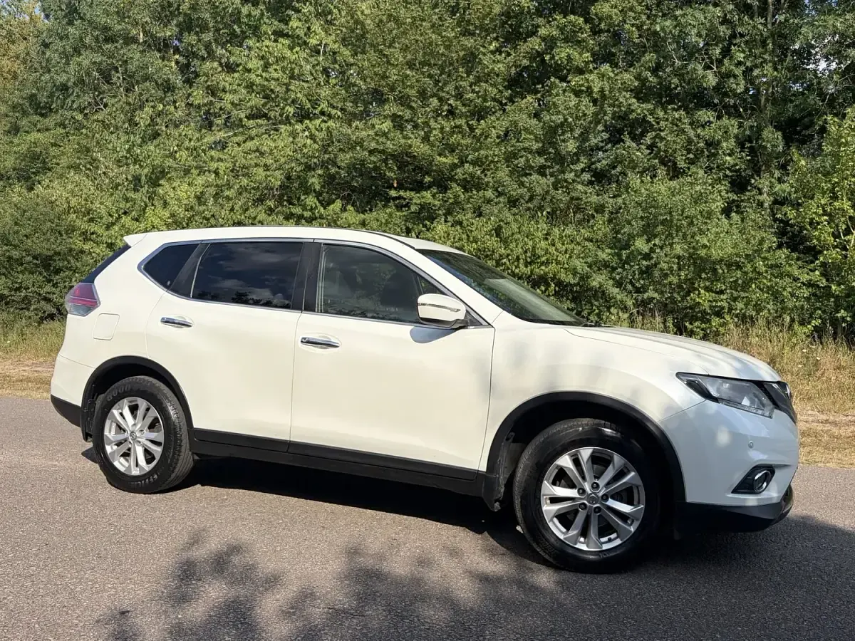 Used Nissan X-Trail Acenta 163 HP (119 kW) 2017 White SUV
