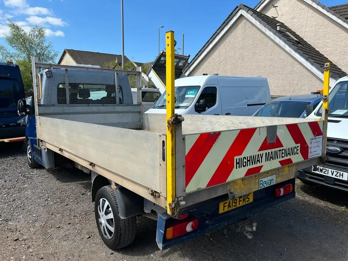 Used Vauxhall Movano 130 HP (95 kW) 2019 Blue MPV