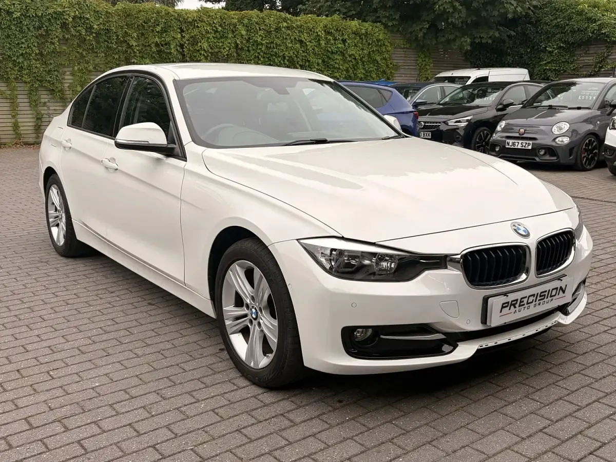 Used BMW 320 Sport Line 184 HP (135 kW) 2015 White Sedan