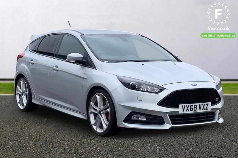 Used Ford Focus Style 185 HP (136 kW) 2017 Silver Hatchback