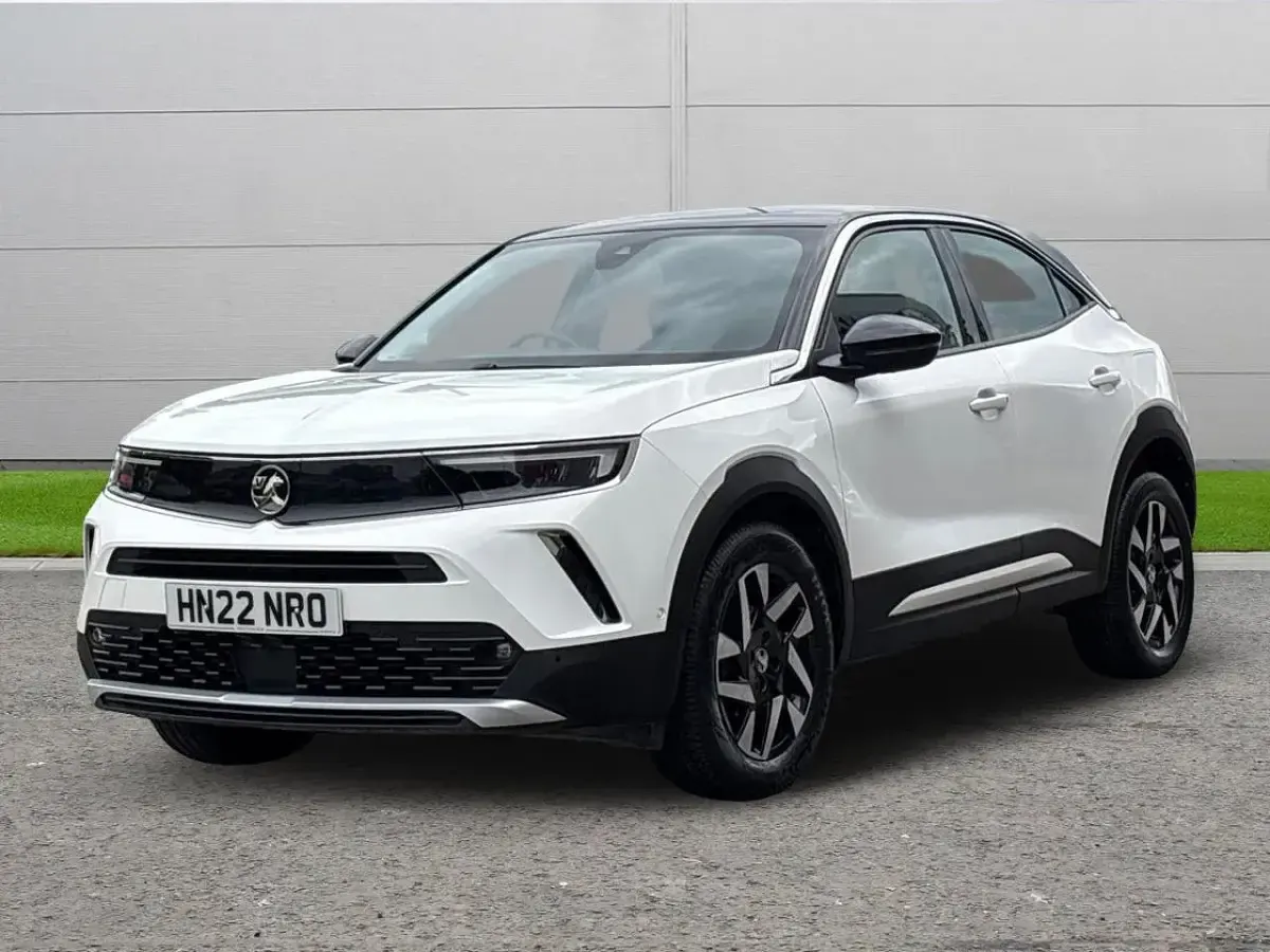 Used Vauxhall Mokka Elite 99 HP (72 kW) 2022 White SUV