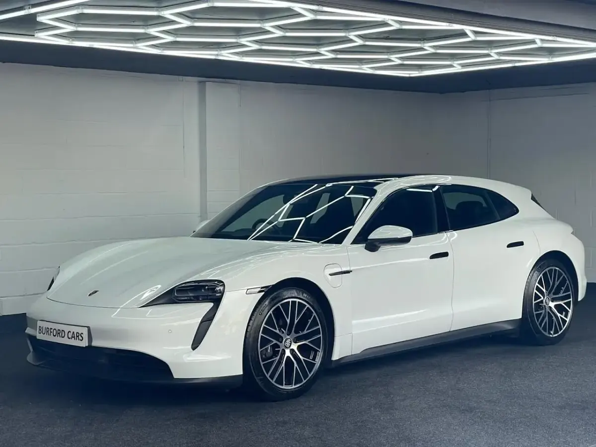 Used Porsche Taycan 300 kW (408 HP) 2022 White Estate
