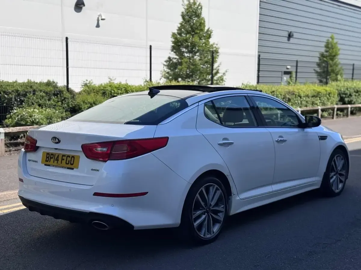 Used Kia Optima 136 HP (100 kW) 2014 White Sedan
