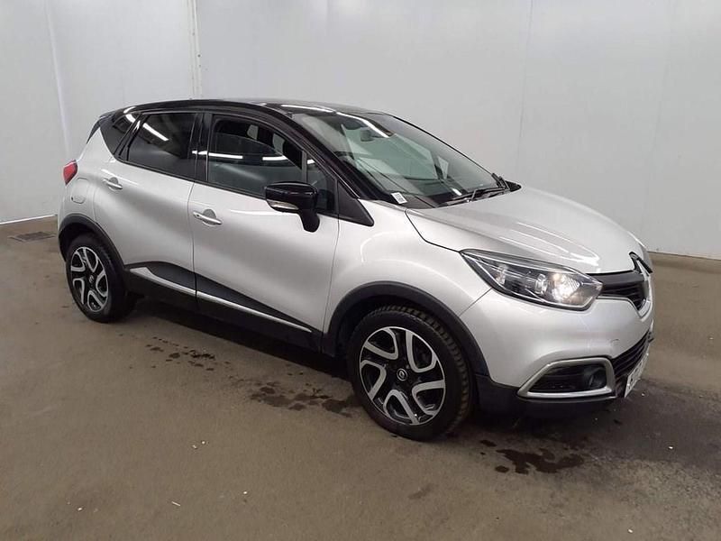 Silver/black Used 2017 Renault Captur Dynamique SUV | £7,999 (Fair price) - Image 1/4