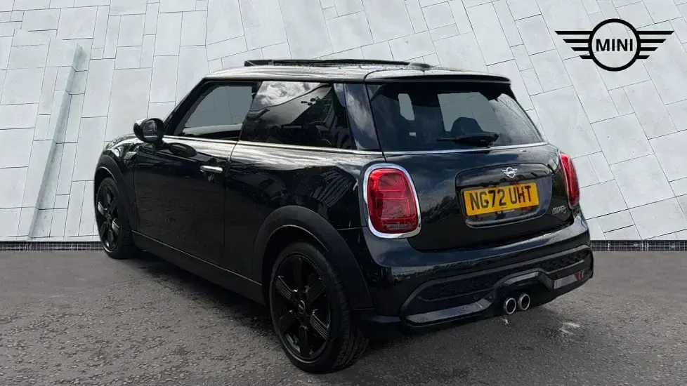 Used Mini Cooper S Classic 176 HP (129 kW) 2023 Black Hatchback