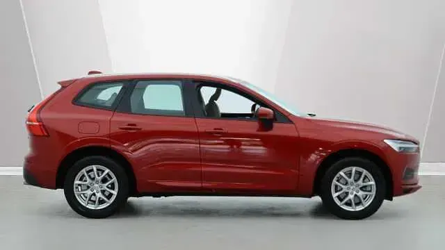 Used Volvo XC60 Momentum 250 HP (183 kW) 2021 SUV