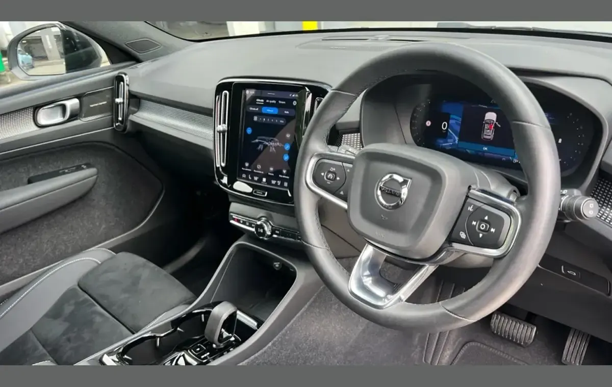 Used Volvo XC40 Ultimate 194 HP (142 kW) 2023 Grey SUV