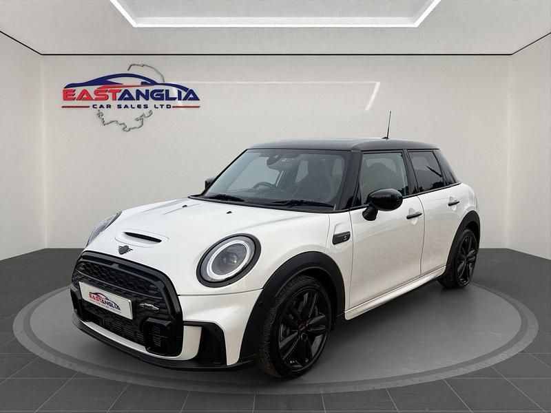 White Used 2023 Mini Cooper S Comfort Hatchback | £23,990 (Fair price) - Image 1/4