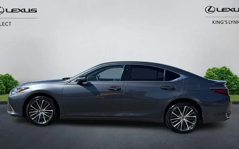 Used Lexus ES300H 218 HP (160 kW) 2021 Sedan
