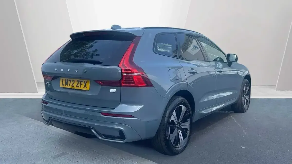Used Volvo XC60 Plus 249 HP (183 kW) 2023 Grey SUV