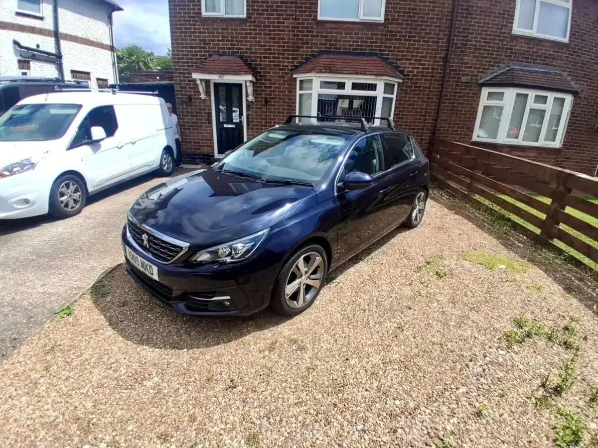 Used Peugeot 308 Allure 131 HP (96 kW) 2019 Blue Hatchback