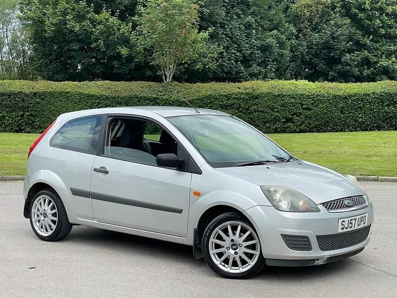 Used Ford Fiesta Style 2007 Silver Hatchback