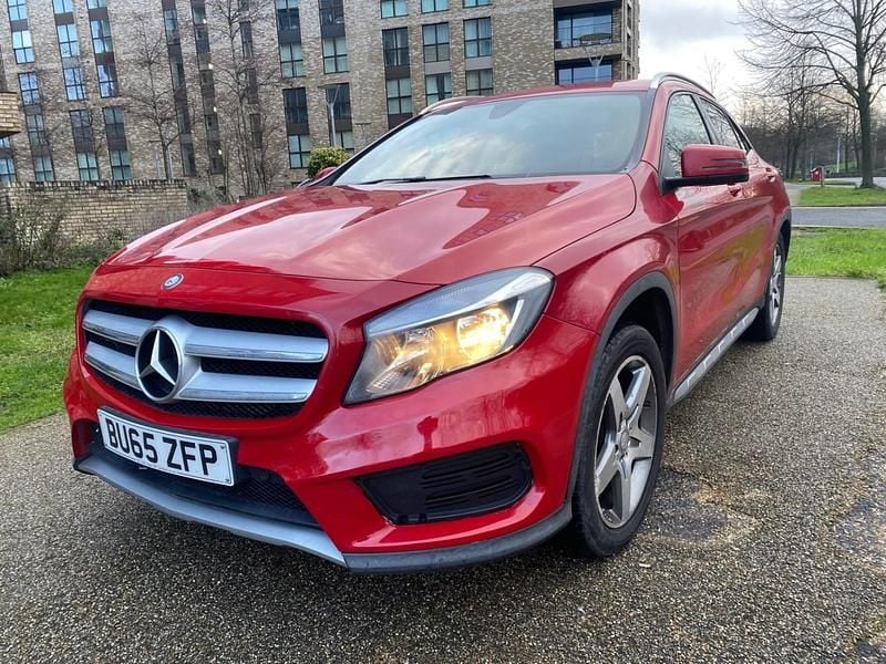 Red Used 2015 Mercedes 200 AMG line Estate | £4,999 (Good price) - Image 1/4