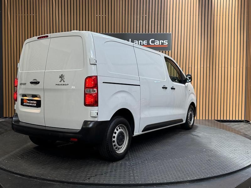 Begagnad Peugeot Expert Premium 2023 Vit Van