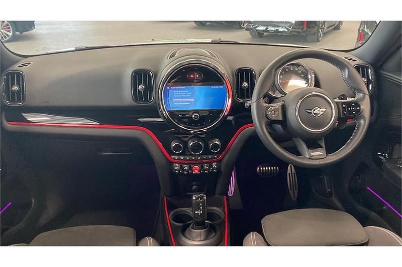 Used Mini Cooper S Countryman Sport 178 HP (130 kW) 2022 White silver SUV