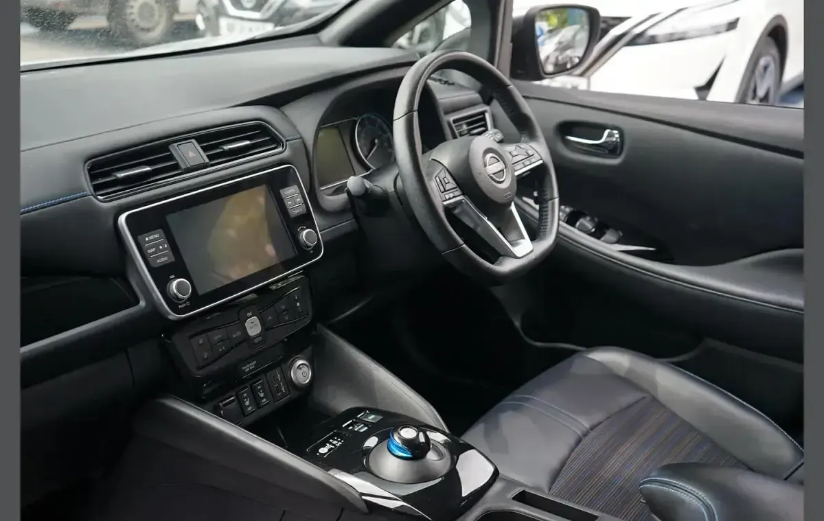 Used Nissan Leaf N-Connecta 160 kW (218 HP) 2022 Grey Hatchback