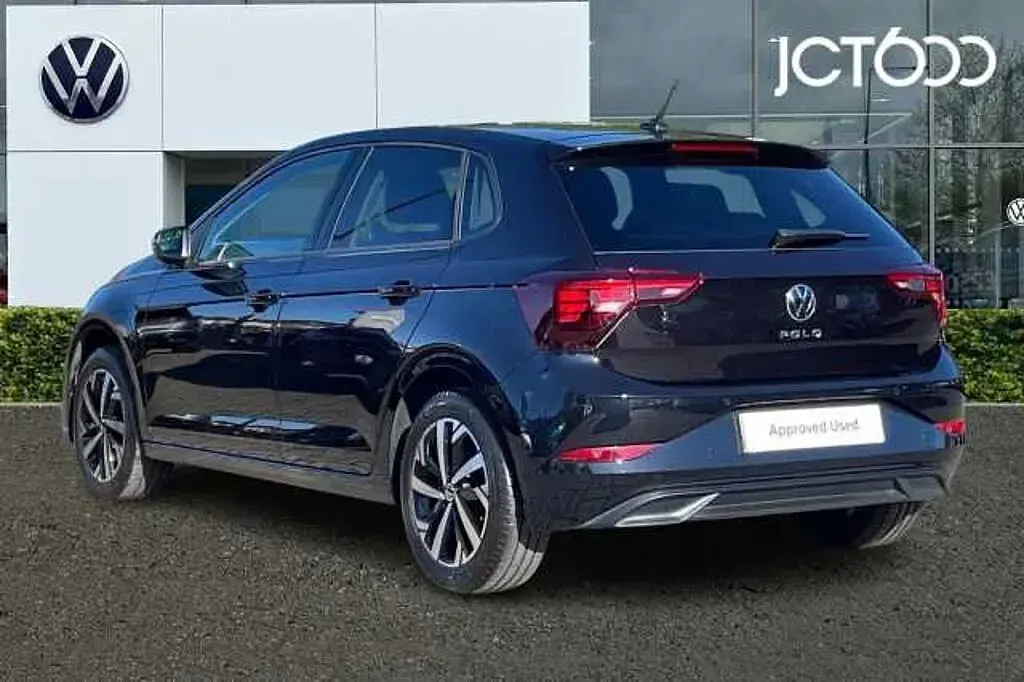Begagnad VW Polo Match 95 HK (69 kW) 2025 Svart Halvkombi