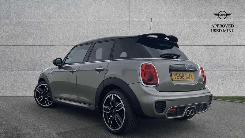 Używany Mini Cooper S Hatch 189 KM (139 kW) 2018 Srebrny Hatchback