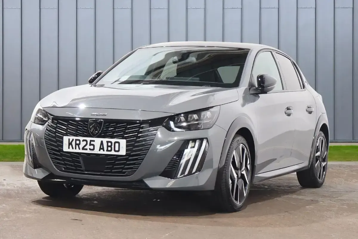 Used Peugeot 208 GT 99 HP (72 kW) 2025 Grey Hatchback