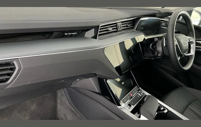 Usado Audi Q8 e-tron Sport 250 kW (340 CV) 2025 Gris SUV