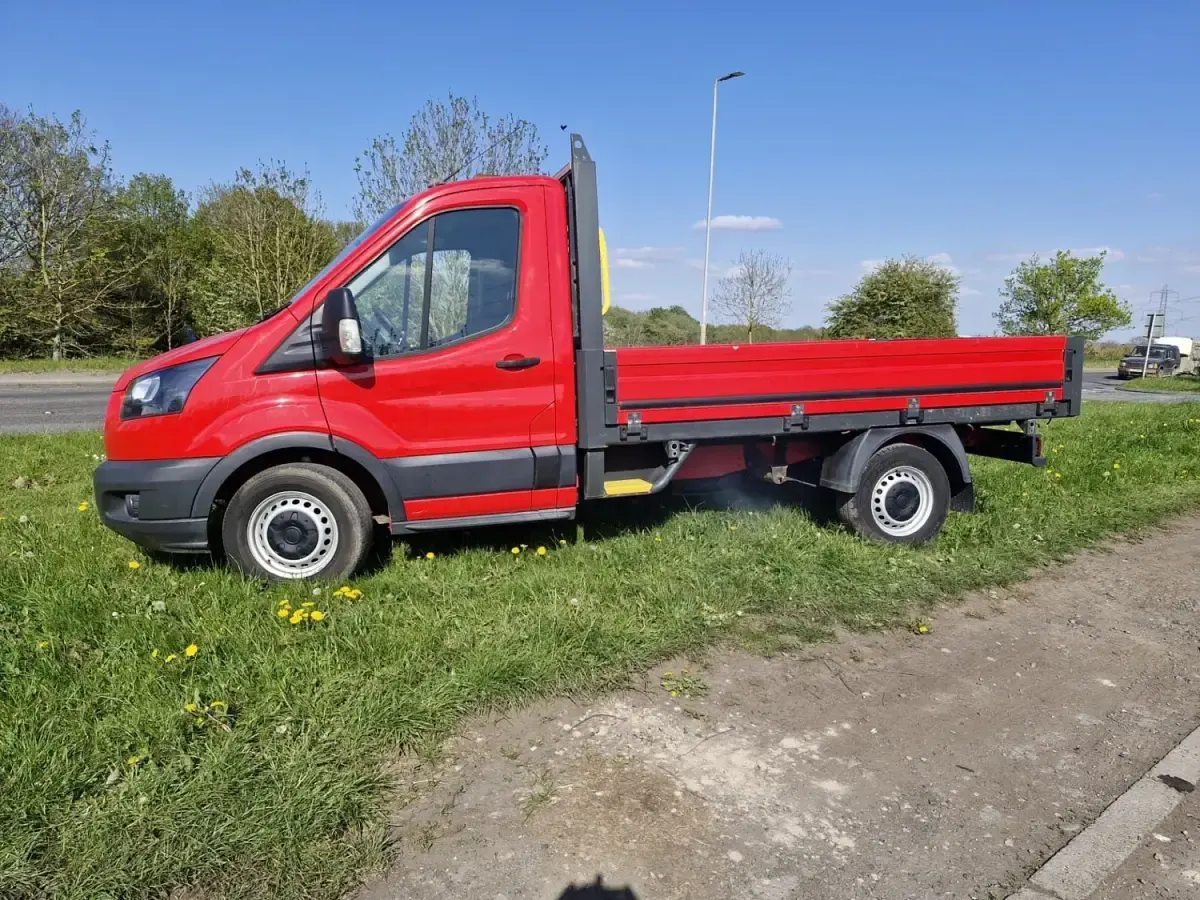 Begagnad Ford Transit 2018 Röd Pickup